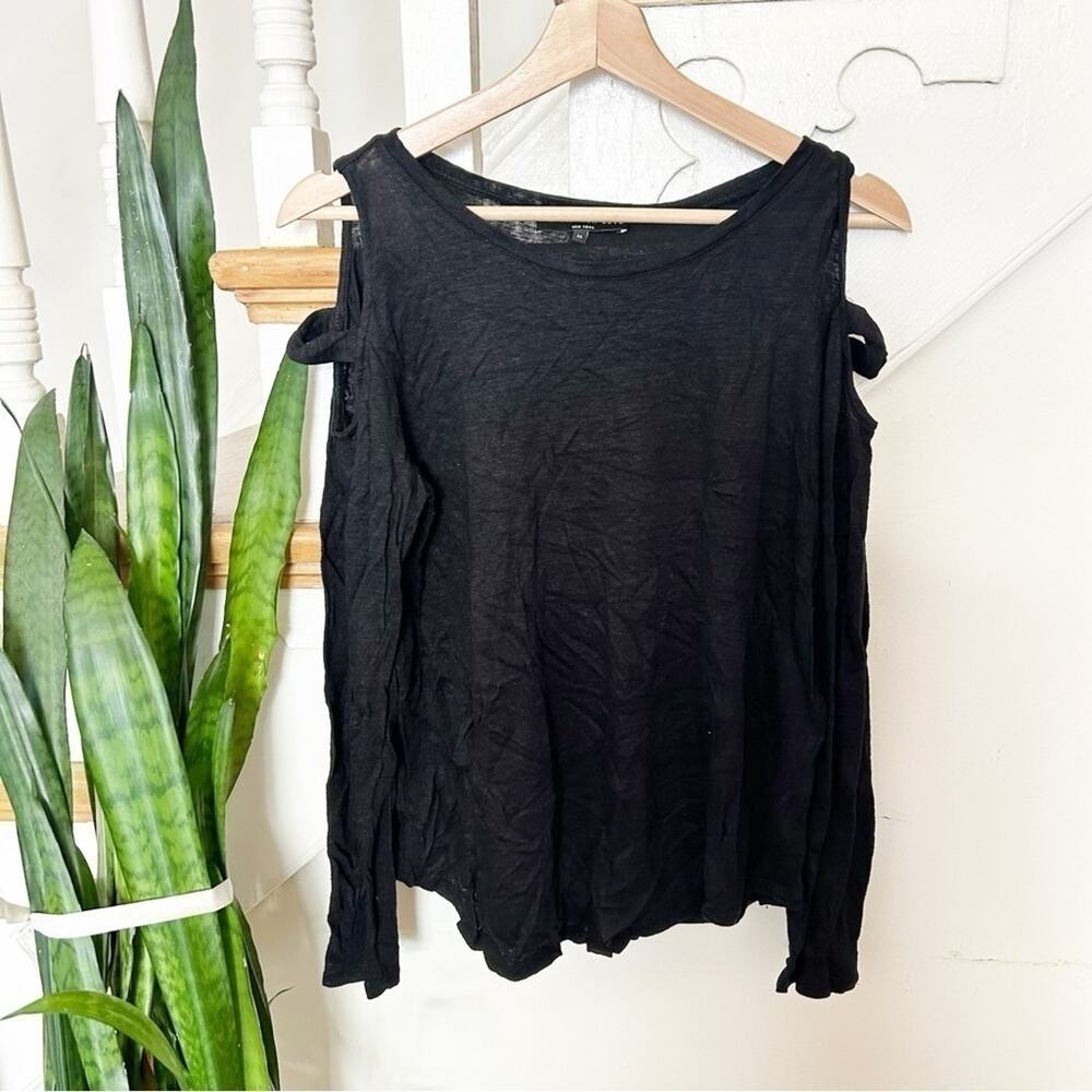 Generation Love Womens Black Long Sleeve Round Neck Cold Shoulder Top Size M